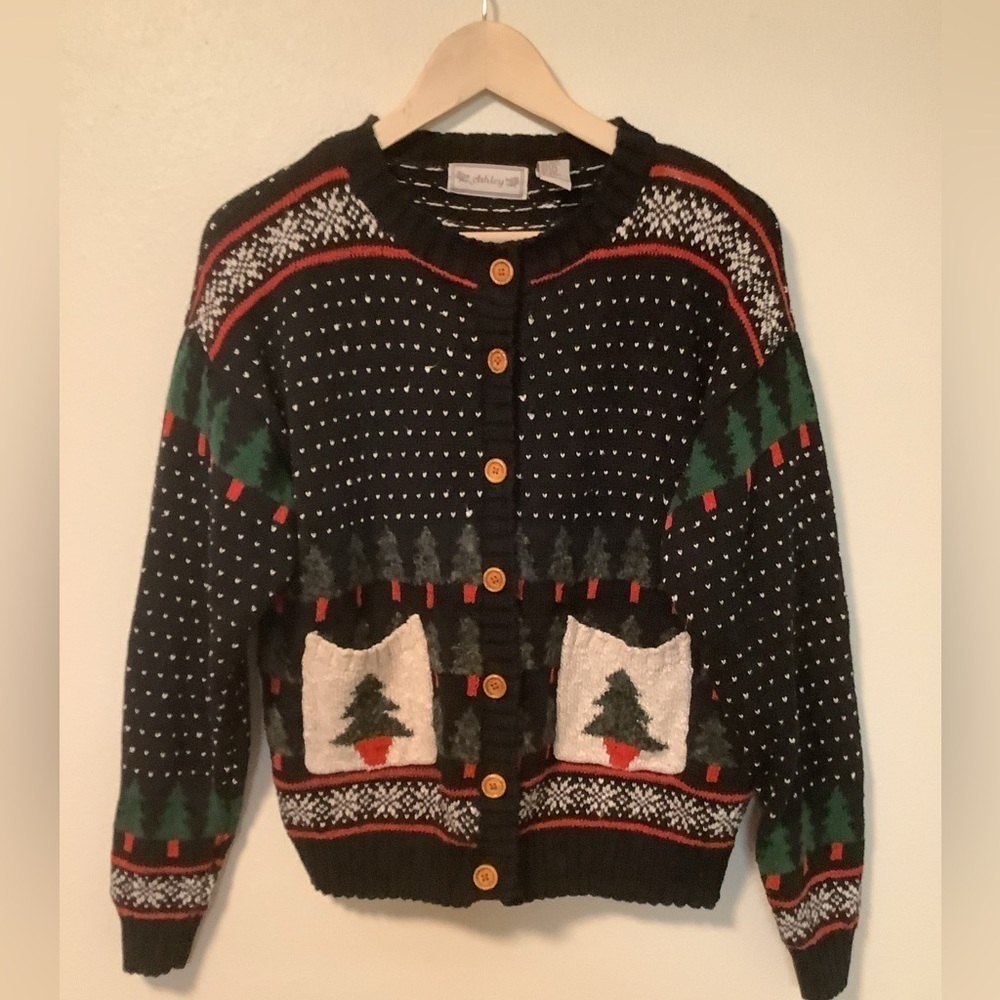 Ashley’s northern isles‎ Americana snow flakes Christmas tree theme sweater med